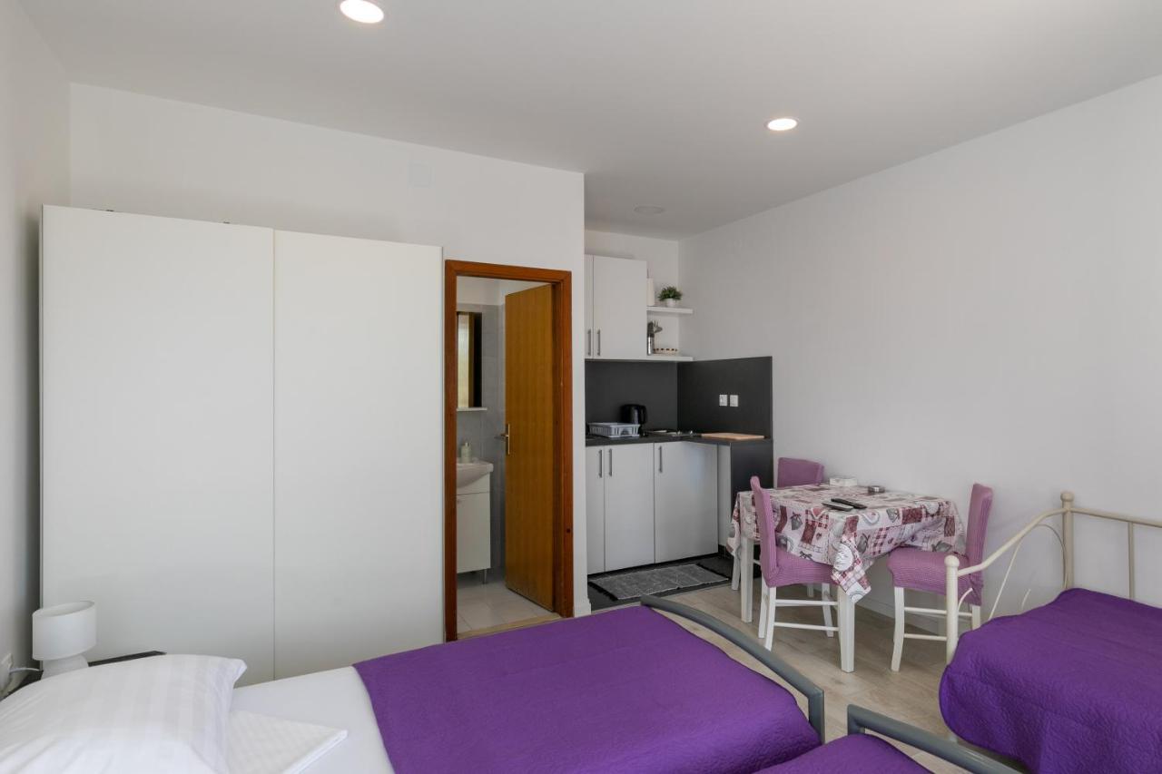 מליני Apartments Karol & Mara מראה חיצוני תמונה
