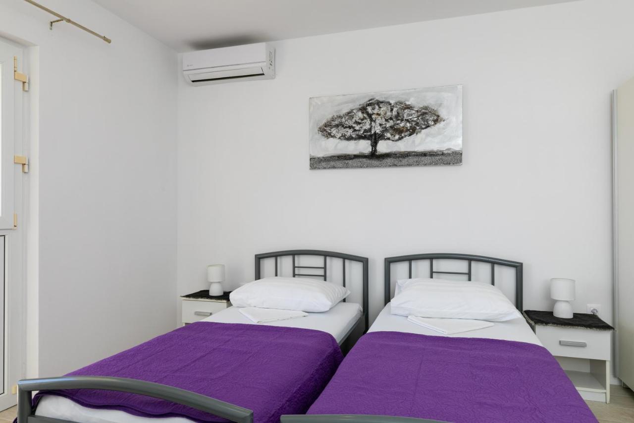 מליני Apartments Karol & Mara מראה חיצוני תמונה